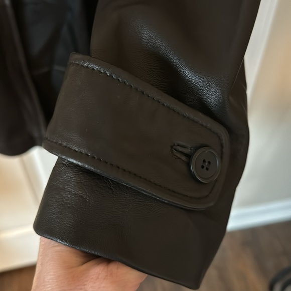 Genuine Leather Tiboa mid length coat - Picture 6 of 9